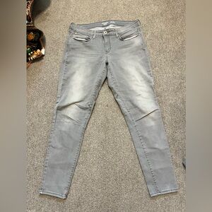 Levi's Denizen gray low rise jeggings